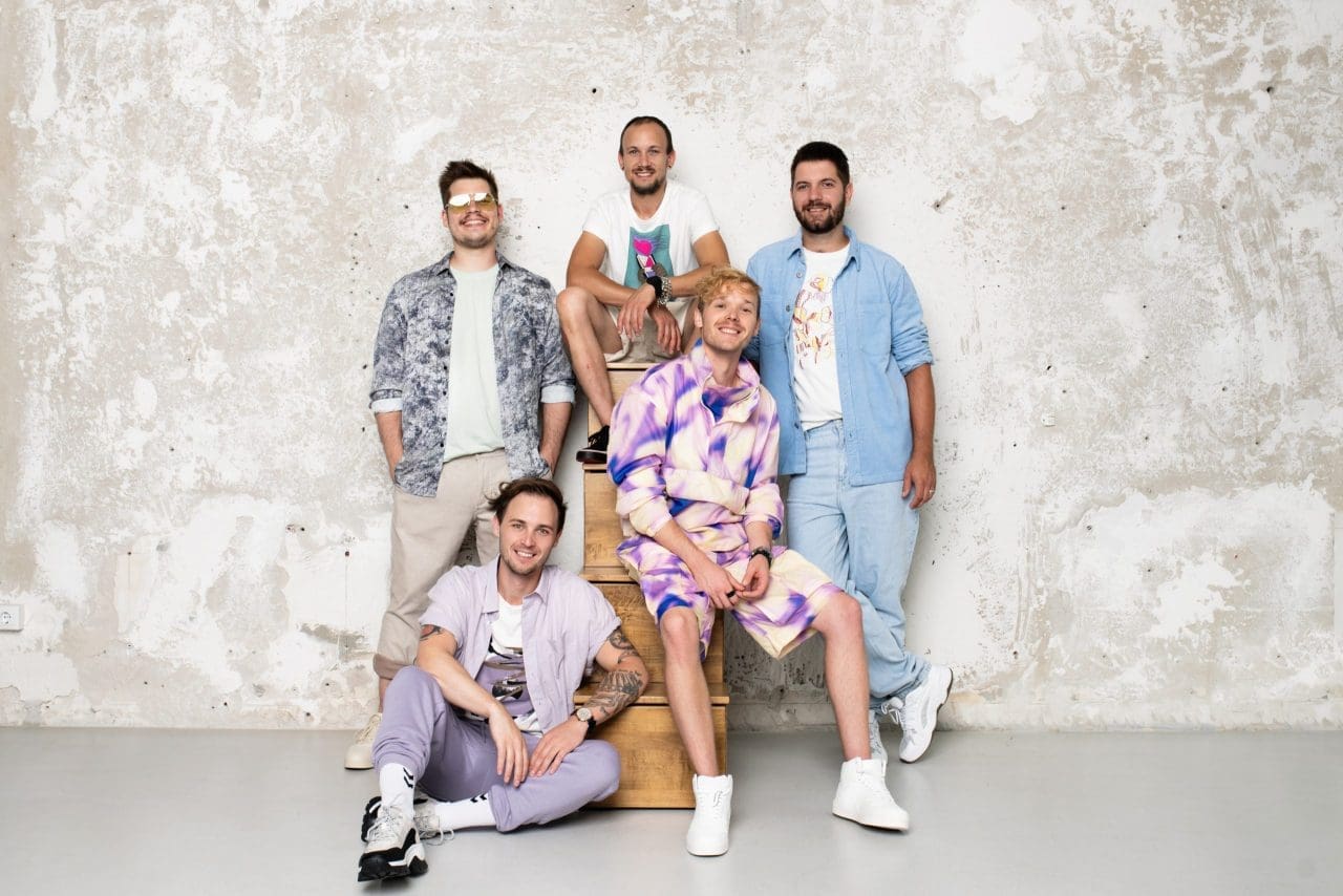 Színesebb, vidámabb táncolósabb, mint - PartyAnimals