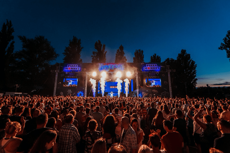 Legendás sztárokkal nyitja szezont - PartyAnimals