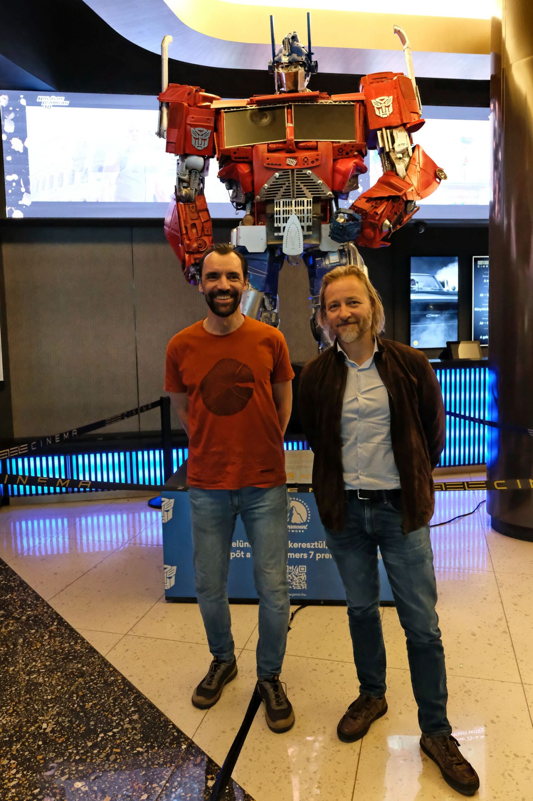 Hatalmas Transformers-szoborral várja a Paramount a filmsorozat új részét