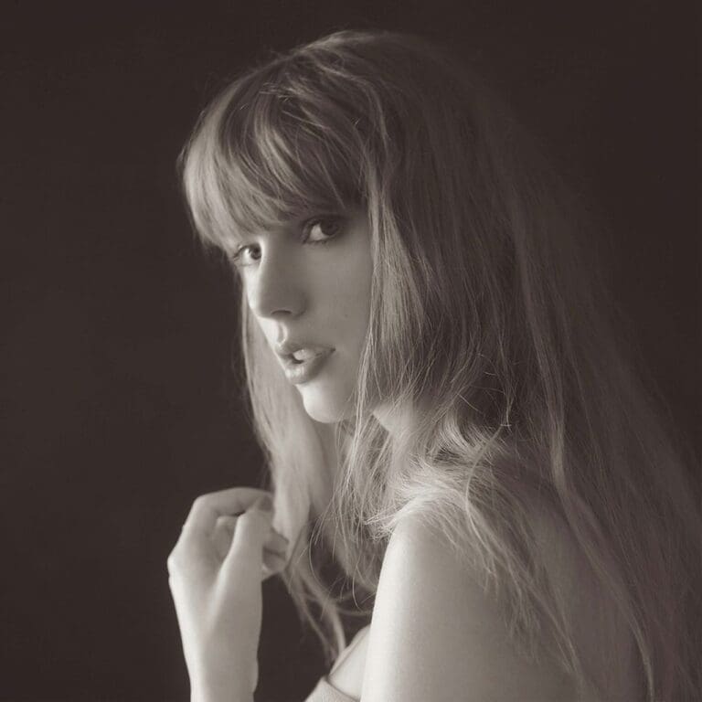 Taylor Swift és Ariana Grande küzd meg egymással az űrhajósszoborért