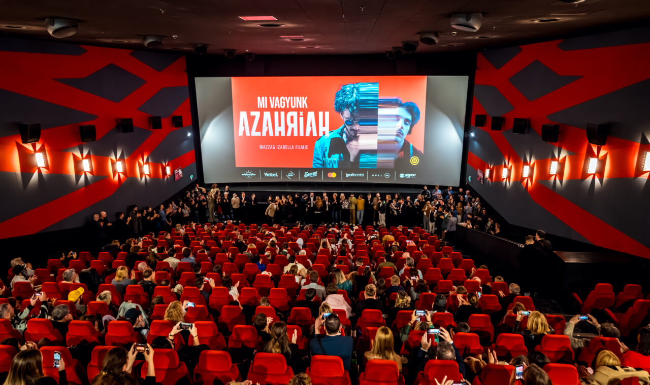 Azahriah a mozikat is meghódítja