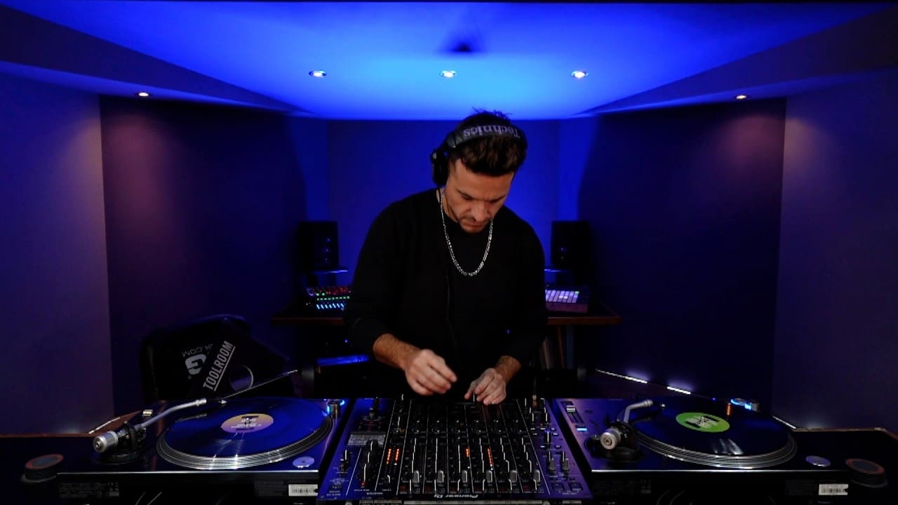 Raul Britos vinyl set - Raul Britos vinyl setje a Promixlive stúdiójából: friss house groove-ok a Toolroom Records csalá
