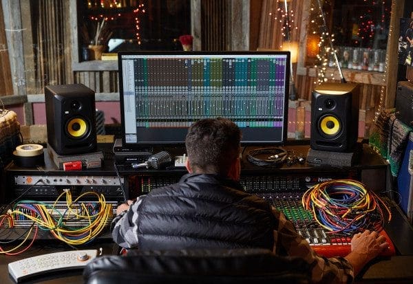 stúdió monitor állvány asztali setup - stúdió monitor állvány asztali setup – A legjobb stúdió monitor állványok a