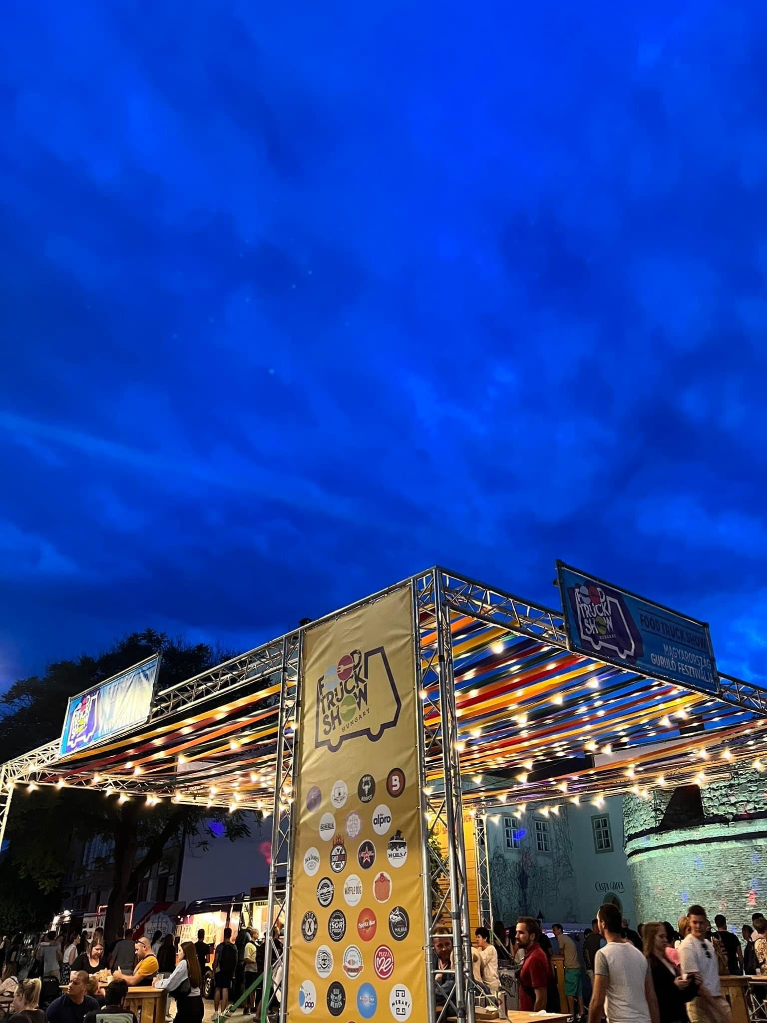 Sopronban a guruló gasztronómia nagyágyúi – díjnyertes ételekkel érkezik a Food Truck Show a Várkerületbe